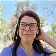 Profesor de español que imparte clases a niños y adultos de todas las edades