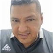 Trabaja como profesor de lenguaje y literatura