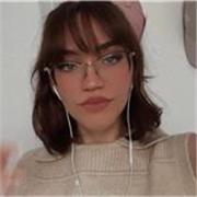Estudiante de Traducción e Interpretación con conocimientos en enseñanza de lenguas.