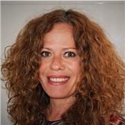 Me defino preparada, muy divertida y entusiasta. Me gustaría dar clase a todas las personas que lo necesiten