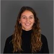 Me defino como una educadora comprometida y adaptable, con una formación en la enseñanza del inglés (certificada por TESOL)