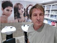 Soy profesor de peluquería, te muestro la diferencia de aprender y aprender bien..!
sumergite enneñ magiico mundo de la peluquería 
te esperó 😀