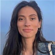 Titulada en Historia, profesora de Inglés y viajera incansable