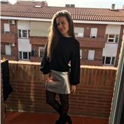 Profesora de marketing, empresa y mates con bachillerato y actualmente cursando carrera universitaria