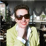 sono una grafica, lavoro nell'editoria, dò lezioni di photoshop e illustrator