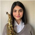 Profesora de saxofón para niños con experiencia y titulación