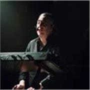 Direttore d'orchestra e tastierista Pop-Rock offre lezioni di piano. Metodologia personalizzata e adatta a tutti i livelli