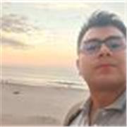Profesor imparte clases particular para reforzamiento