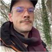 Hello, I'm Danny and I'm from England, I'm looking to find people who are looking to improve their conversational English and vocabulary.