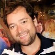 Profesor Licenciado en Economía con más de 15 años de experiencia, imparte clases de Economía y Matemáticas