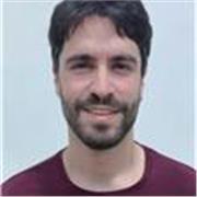 Graduado en Física, con máster en Meteorología. Amplia experiencia en Física, Química y Matemáticas de la ESO, Bachillerato y primer año de carreras científicas (física, cálculo, álgebra)