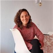 Professora de secundària en actiu s'ofereix per impartir classes de repàs per a matèries de ciències a la ESO (especialment biología, matemàtiques, fisica i química). Reforç general d'altres assignatures. Tècniques d'estudi i ajuda a la motivació