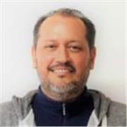 Ingeniero civil con 16 años de experiencia, padre de tres jóvenes maravillosos, docente cercano en matemáticas y ciencias.