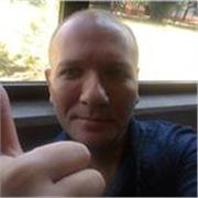 Mestre em Linguística com destacada carreira acadêmica, leciona em grandes
instituições de Ensino Superior. Na graduação, ministrou disciplinas relacionadas a morfologia, sintaxe e semântica, tanto em língua inglesa como em língua materna, entre outras co