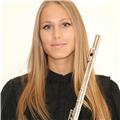 Laureata in flauto traverso offre lezioni in flauto traverso in zona prati e online