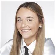 Soy profesora con el grado de Educación Infantil y actualmente cursando el grado de Educación Primaria 