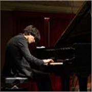 Pianista concertista e compositore da lezioni di musica, dal pianoforte all'armonia, solfeggio e teoria musicale