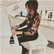 TOCA TUS CANCIONES FAVORITAS EN EL PIANO