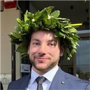 Laureato in Biotecnologie e personal trainer certificato offre lezioni private online di Chimica, Biologia o programmi sportivi pe