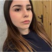 Profesora de la ESO, enfocada sobretodo en Inglés.