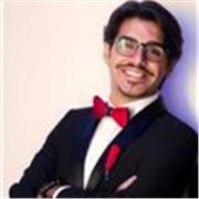 Vorrei essere il tuo compagno di banco, quello che ti aiuta nel capire la lezione. Sono Cristiano e insieme possiamo divertirci.