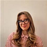 Insegnante di pianoforte offra lezioni individuali per bambini e adulti