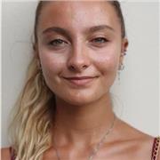 laureanda in scienze del turismo impartisce lezioni di spagnolo, inglese e francese a bambini e ragazzi
