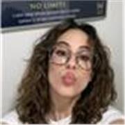 Ho studiato al liceo linguistico. In seguito, per interesse personale ho continuato a studiarlo ed ho certo di praticare la parte di conversazione il più possibile, stando a contatto con persone madrelingua