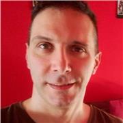 Laureato in Legge (UK), Sociologia e Criminologia (Svezia). Laureando in studi spagnoli (Svezia)