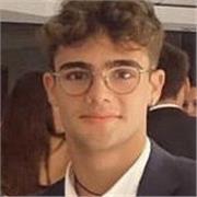 Dispongo de mucha experiencia impartiendo clases particulares de matemáticas y inglés. Conecto muy bien con los niños/as