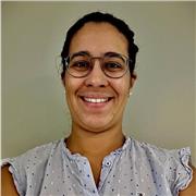 Dou aulas de biologia e também de química para estudantes