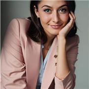 Insegnante giovane e appassionata di biologia. Insegno senza annoiare e aiuto gli studenti a superare qualsiasi difficoltà.