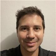 Professor universitário de engenharia com experiência em aulas presenciais e on-line de matérias na área de matemática, física e programação de computadores