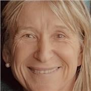 Profesora de jovenes y adultos que busquen mejorar su nivel de conversación . Preparación para exámenes. Presencial y online