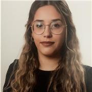 Me defino como una persona proactiva y con experiencia (he trabajado dándole clases a domicilio), mis clases buscan siempre no solo el aprendizaje sino la diversión para agilizar el proceso educativo de forma amena. También me considero una persona con ha