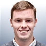 Muttersprachliche Englischlehrerin von Irland, die Kinder und Erwachsene unterrichtet.