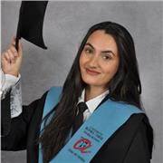 Soy profesora de historia y ofrezco clases de repaso dinámicas, personalizadas y adaptadas a cada estudiante.