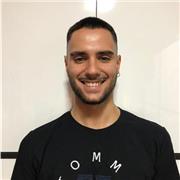 Me defino como paciente y empático, me gustaría dar clases a gente que necesita ayuda con el examen de inglés B2 ya que me saque el C1.