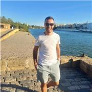 Laureato in matematica, con esperienza nel campo delle ripetizioni