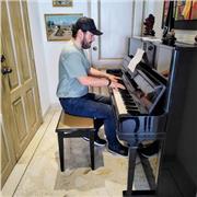 Profesor de música. Profesor de Piano y Guitarra