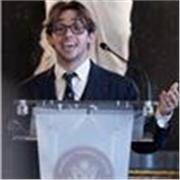 Etudiant à Harvard,  Professeur à l'université et coach en éloquence et prise de parole. 