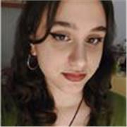 Profesora de inglés imparte clase a niños. Nivel A1, A2, B1 y B2