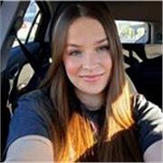 Me considero una persona muy simpática, con ganas de enseñar y mucha paciencia para los niños.
