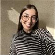 Profesora de refuerzo educativo para niños/as de Educación Primaria
