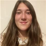 Ich bin italienischer Muttersprachler, spreche aber gut Englisch und komme mit Deutsch und Spanisch zurecht. Ich studiere und lebe in Kleve und habe in der Vergangenheit mit Kindern gearbeitet.