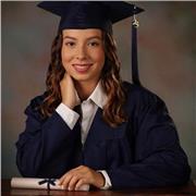 Étudiante d'infirmerie, trilingue (anglais, français et spagnol) en cours d'italien.