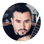 Productor, multiinstrumentista e ingeniero de audio con base en Barcelona, con más de 15 años de experiencia .