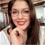 Profesora de Lengua y Literatura imparte clases a personas de todas las edades