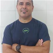 Pilates especialidad en Fuerza, con mas de 15 años de experiencia impartiendo diferentes clases colectivas e individuales y con Master en Gestión y Metodologias Deportivas y más de 40 años practicando deportes