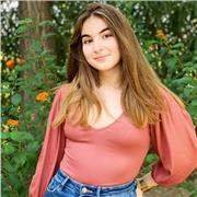 Graduada en 2º de Bachillerato científico sanitario que puede dar clases de inglés , biología , física y química y matemáticas a todos los niveles